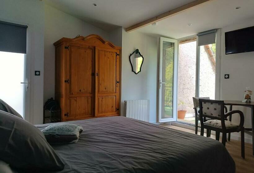 צימר Villa Esquirhall, Chambres D Hôtes Côté Cour Et Côté Jardin