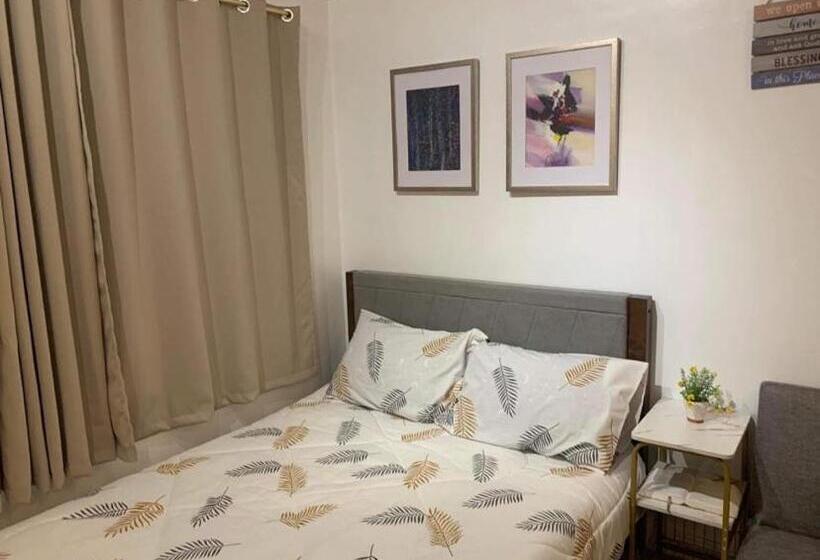 Comfy Artsy Studio In Bgc