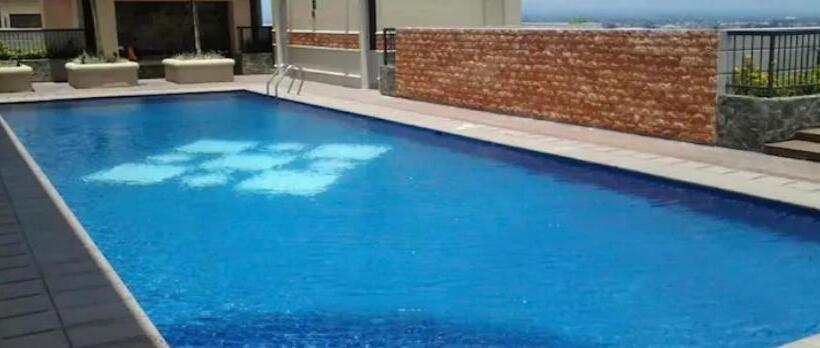 Comfy Artsy Studio In Bgc