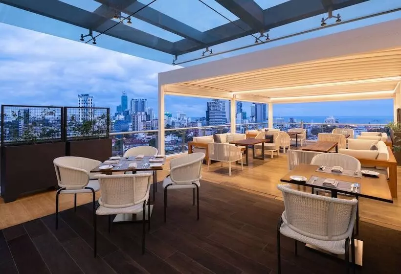 ホテル Courtyard By Marriott Colombo