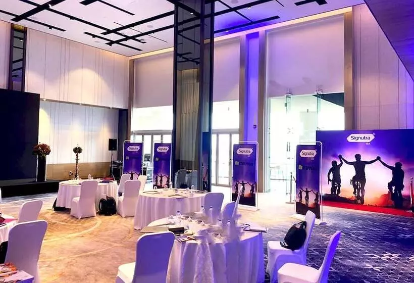 ホテル Courtyard By Marriott Colombo