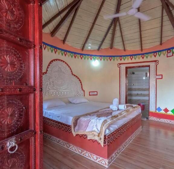 בית מלון כפרי Dholavira Village Resort