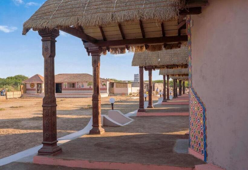 בית מלון כפרי Dholavira Village Resort