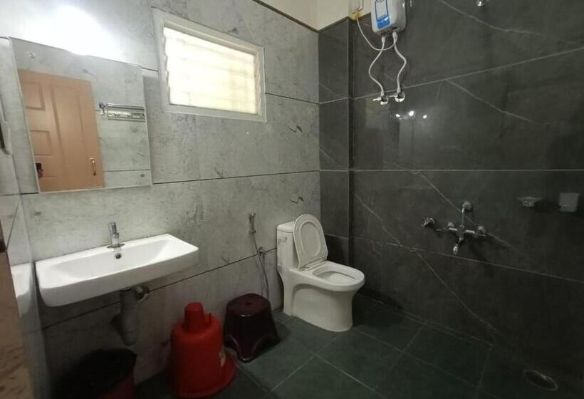 Отель Kurinji Inn