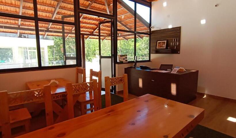 Отель Kurinji Inn