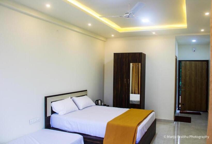 Отель Kurinji Inn