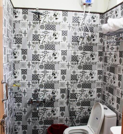 Отель Kurinji Inn