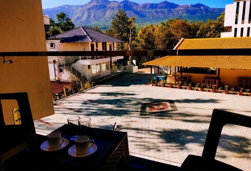 Отель Kurinji Inn