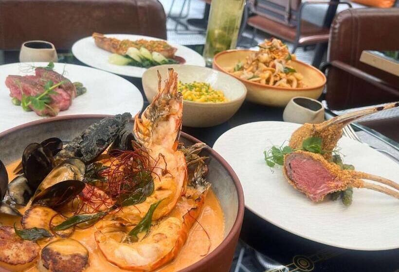 هتل Pullman Singapore Orchard