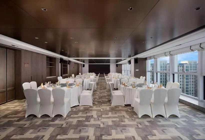 ホテル Ramada By Wyndham Xiangyang Xiangcheng