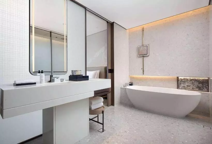 ホテル Ramada By Wyndham Xiangyang Xiangcheng