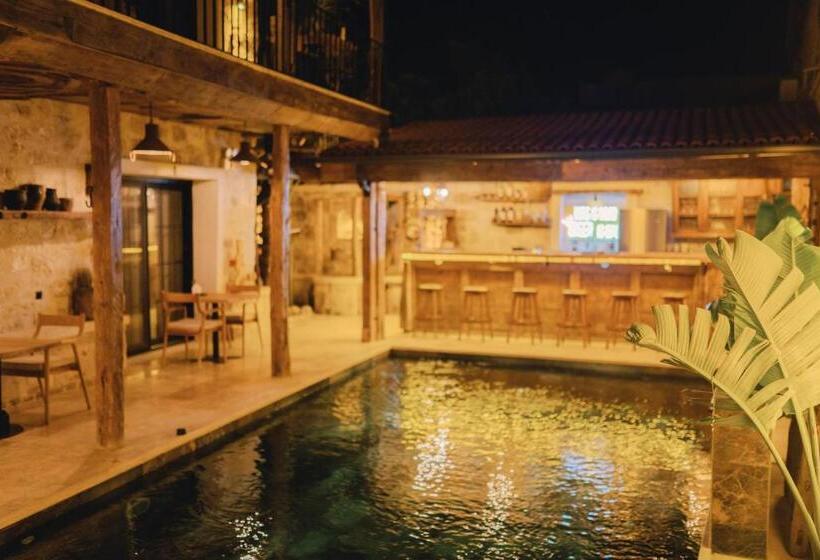 酒店 Suare Alaçatı