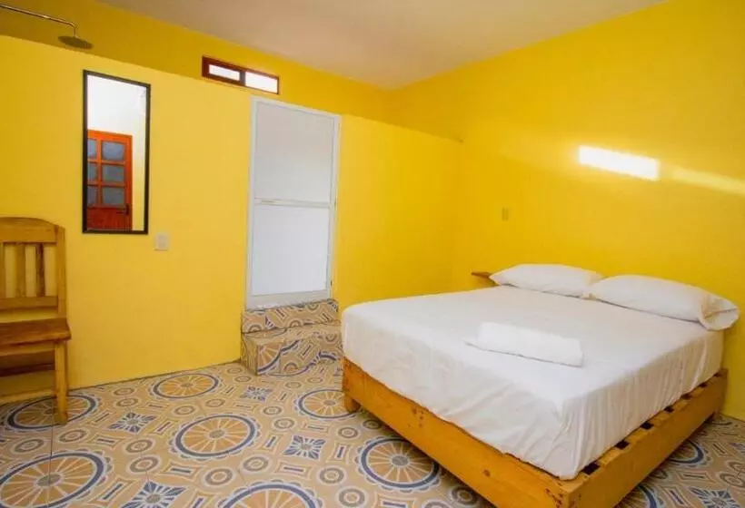 ペンション La Playa Hostel