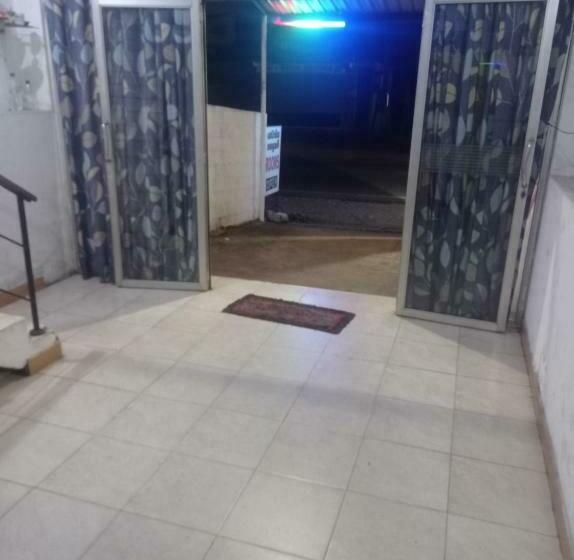 بنسيون Royel One Guest House