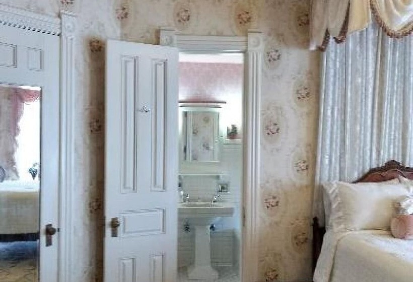 Alexander Mansion Bed & Breakfast