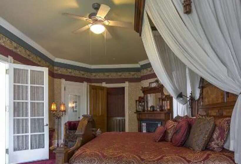 Alexander Mansion Bed & Breakfast