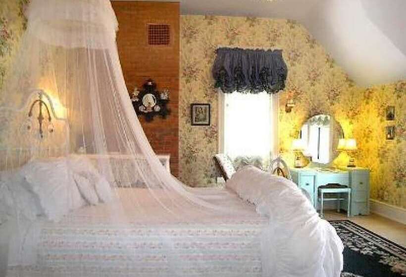 Alexander Mansion Bed & Breakfast