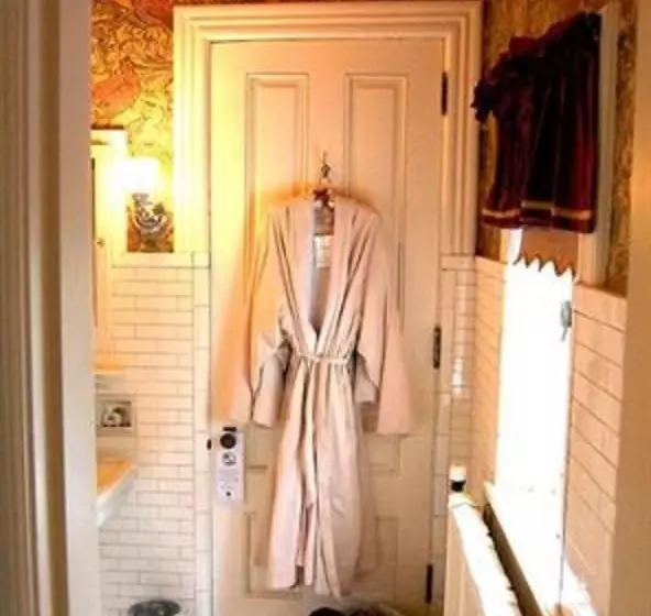 Alexander Mansion Bed & Breakfast