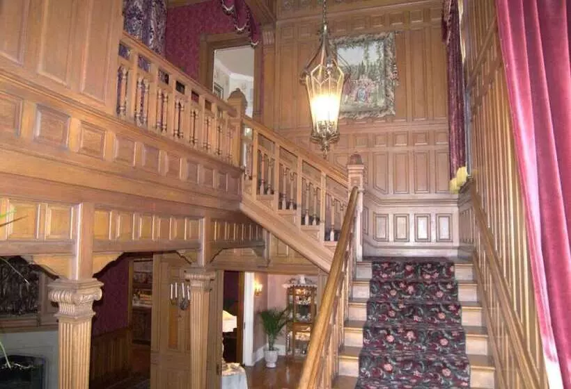 Alexander Mansion Bed & Breakfast