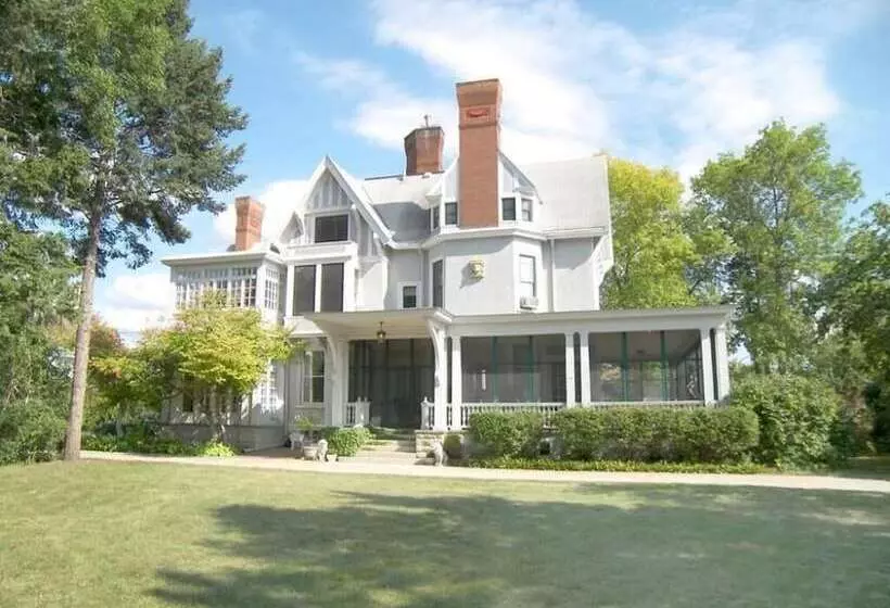 Alexander Mansion Bed & Breakfast