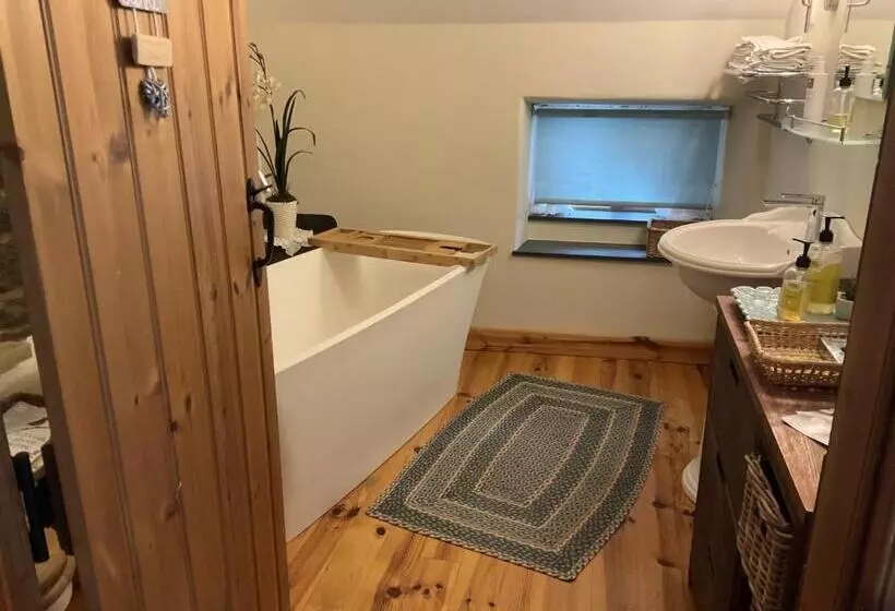 Armidale Cottages B&b