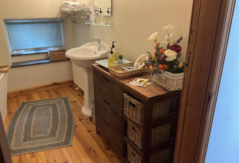 Armidale Cottages B&b