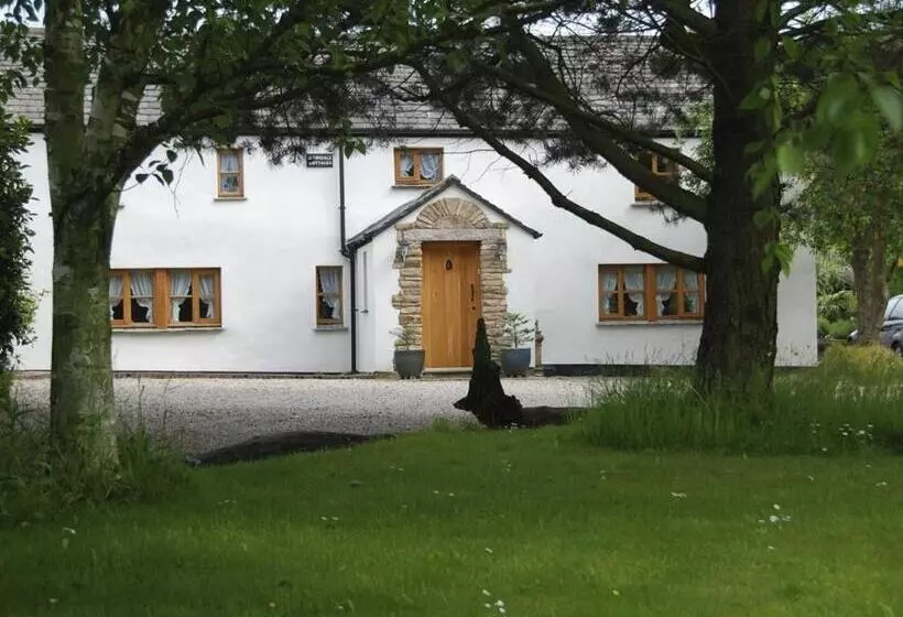 Armidale Cottages B&b