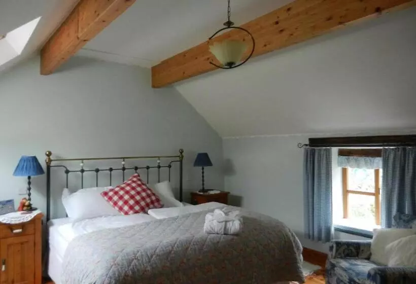 Armidale Cottages B&b