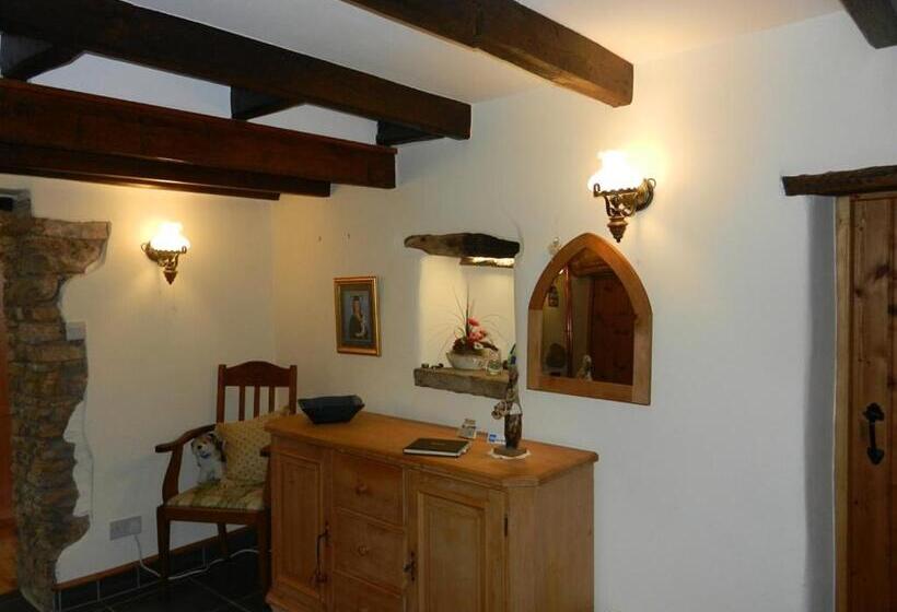 Armidale Cottages B&b