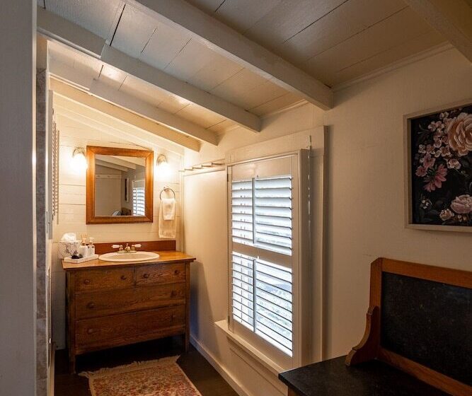 مبيت وإفطار Beechwood Inn