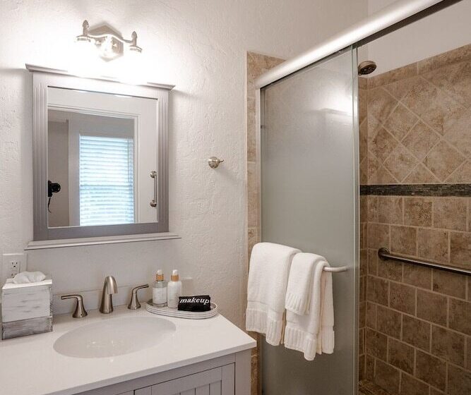 مبيت وإفطار Beechwood Inn