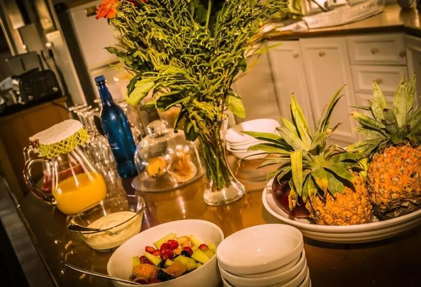 ベッドアンドブレックファースト Brenton Beach House