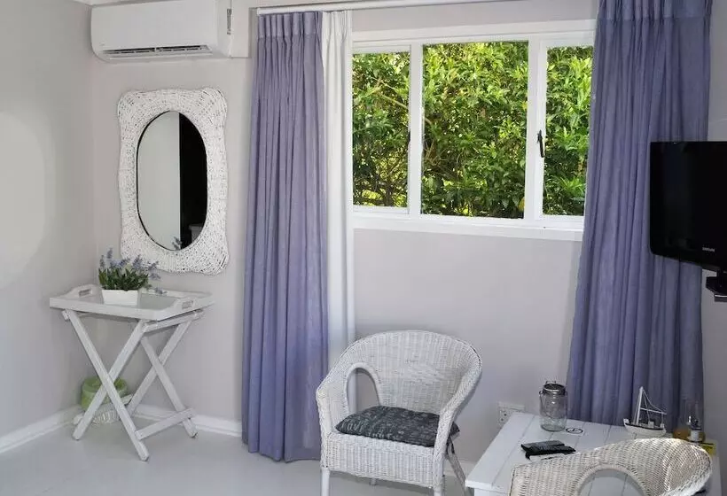 ベッドアンドブレックファースト Brenton Beach House