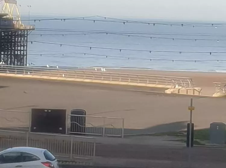 ベッドアンドブレックファースト Waters Edge