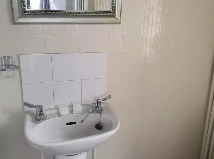 ベッドアンドブレックファースト Waters Edge