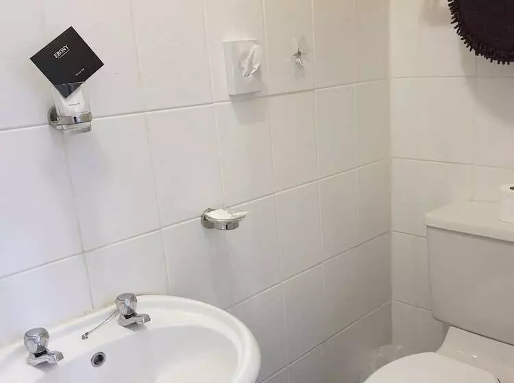 ベッドアンドブレックファースト Waters Edge