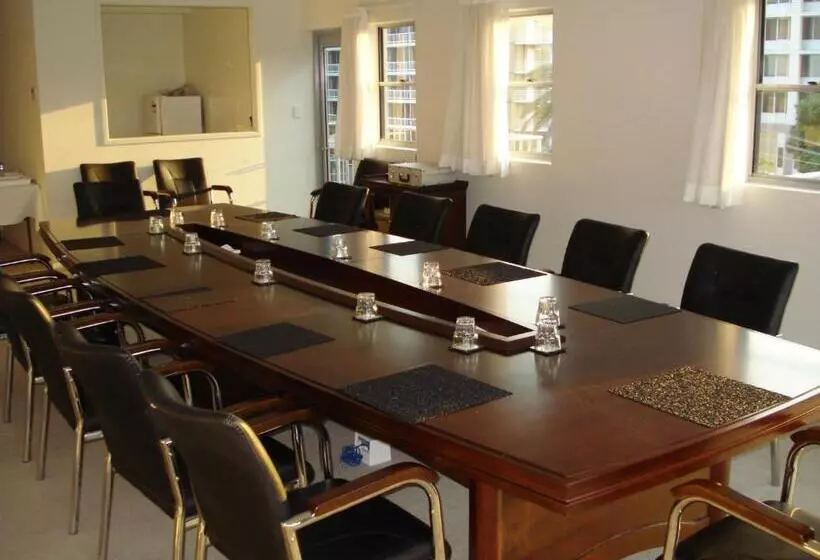 Gladstone City Central Apartment Hotel Official