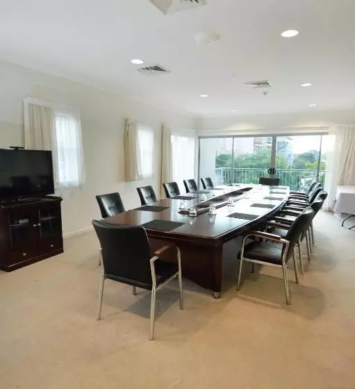 Gladstone City Central Apartment Hotel Official