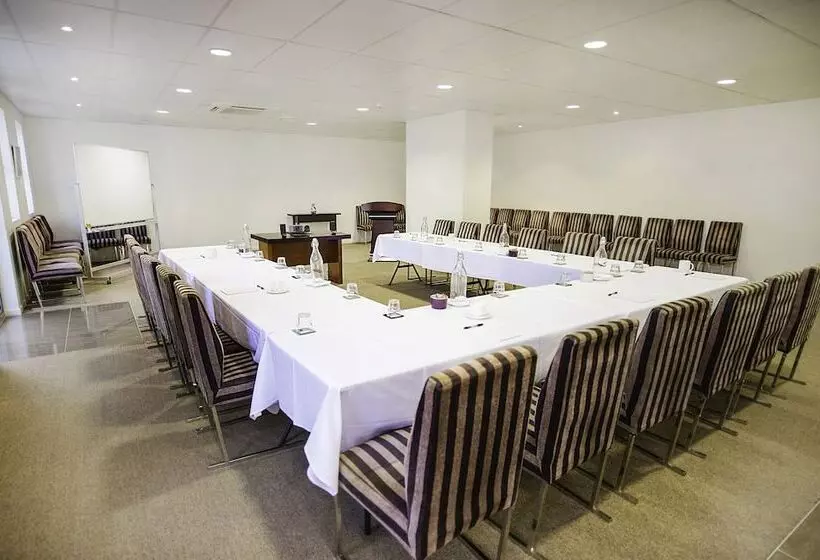 Gladstone City Central Apartment Hotel Official