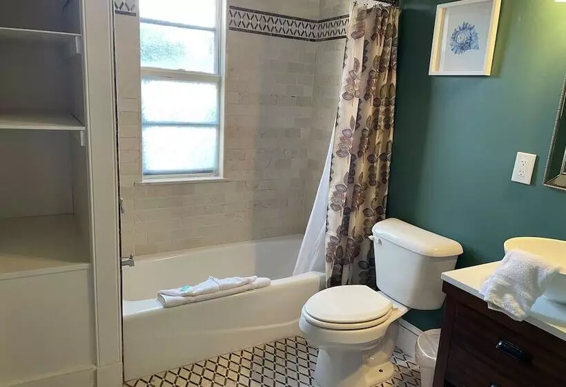 Hotelli 17hundred90 Inn And Restaurant