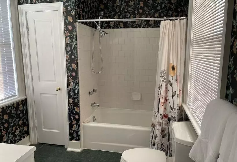 Hotelli 17hundred90 Inn And Restaurant