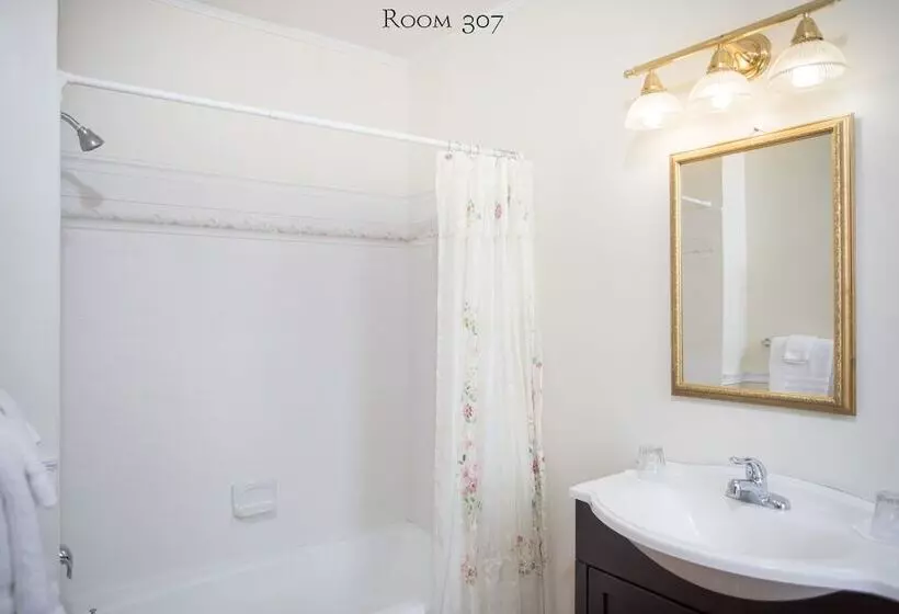 Hotelli 17hundred90 Inn And Restaurant