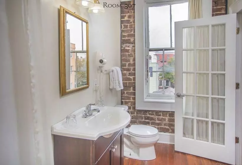 Hotelli 17hundred90 Inn And Restaurant