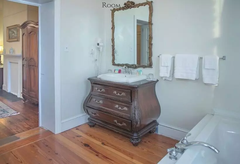 Hotelli 17hundred90 Inn And Restaurant