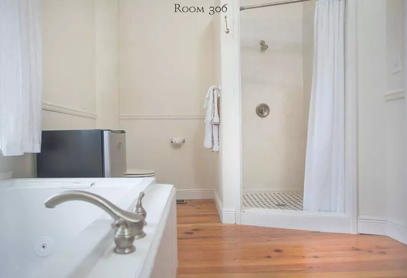 Hotelli 17hundred90 Inn And Restaurant