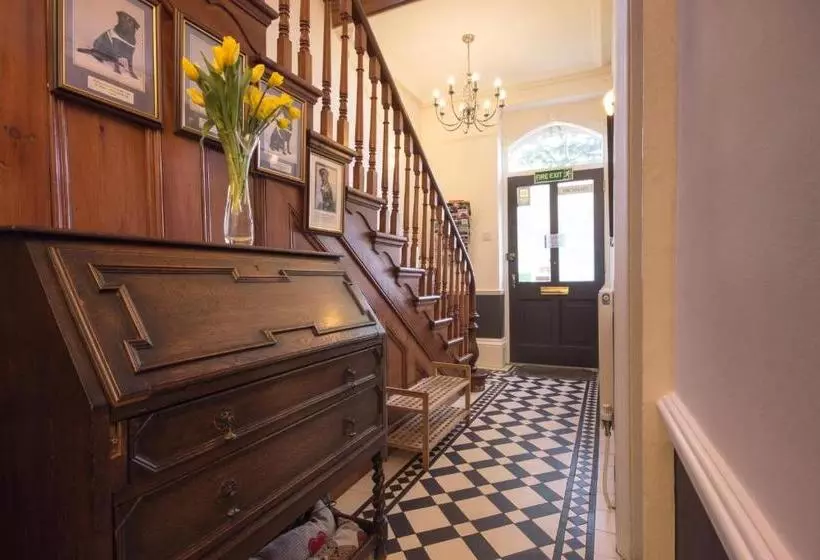 Hotell Alpine Lodge Guest House