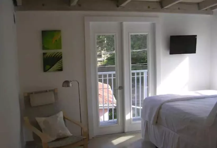 هتل Cruz Bay Boutique