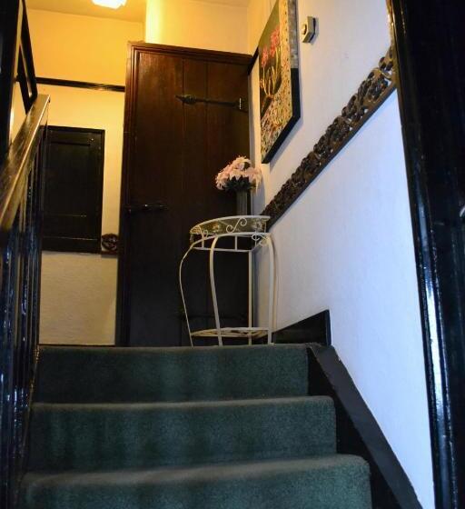 فندق Ely Guest House