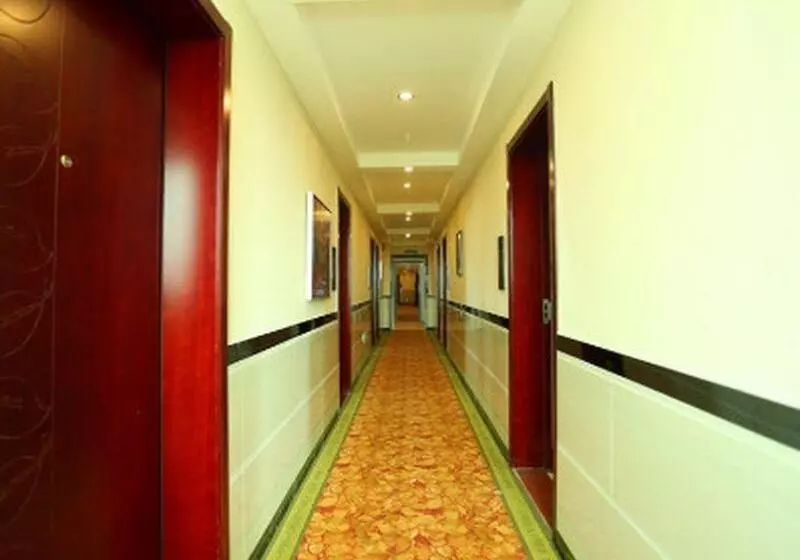 Hotelli Greentree Inn Guangdong Airport Huaxi Road Express