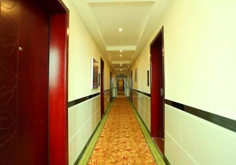 Hotelli Greentree Inn Guangdong Airport Huaxi Road Express